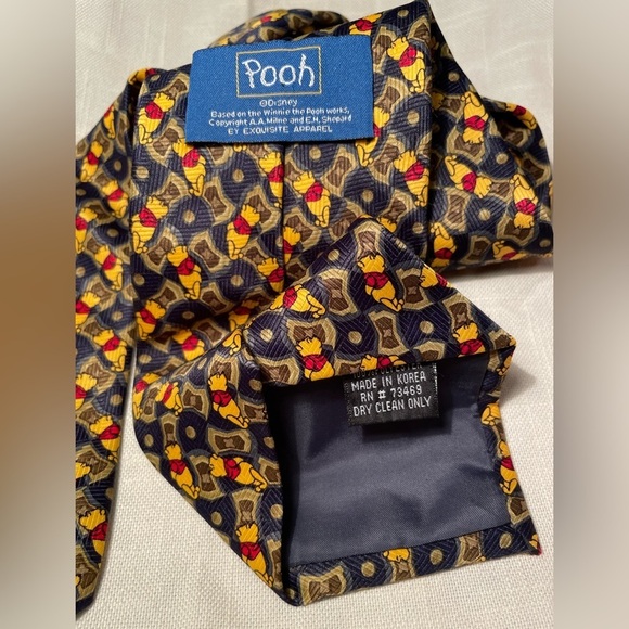 Winnie the Pooh necktie​​​ - Picture 2 of 2
